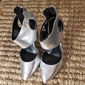 Rock & Republic Silver Stiletto Pump Heels, Sz9